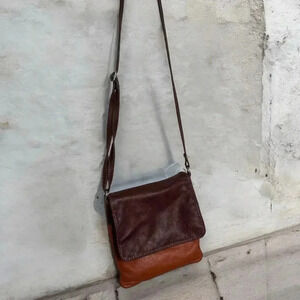 Italian leather Duotone crossbody  bag